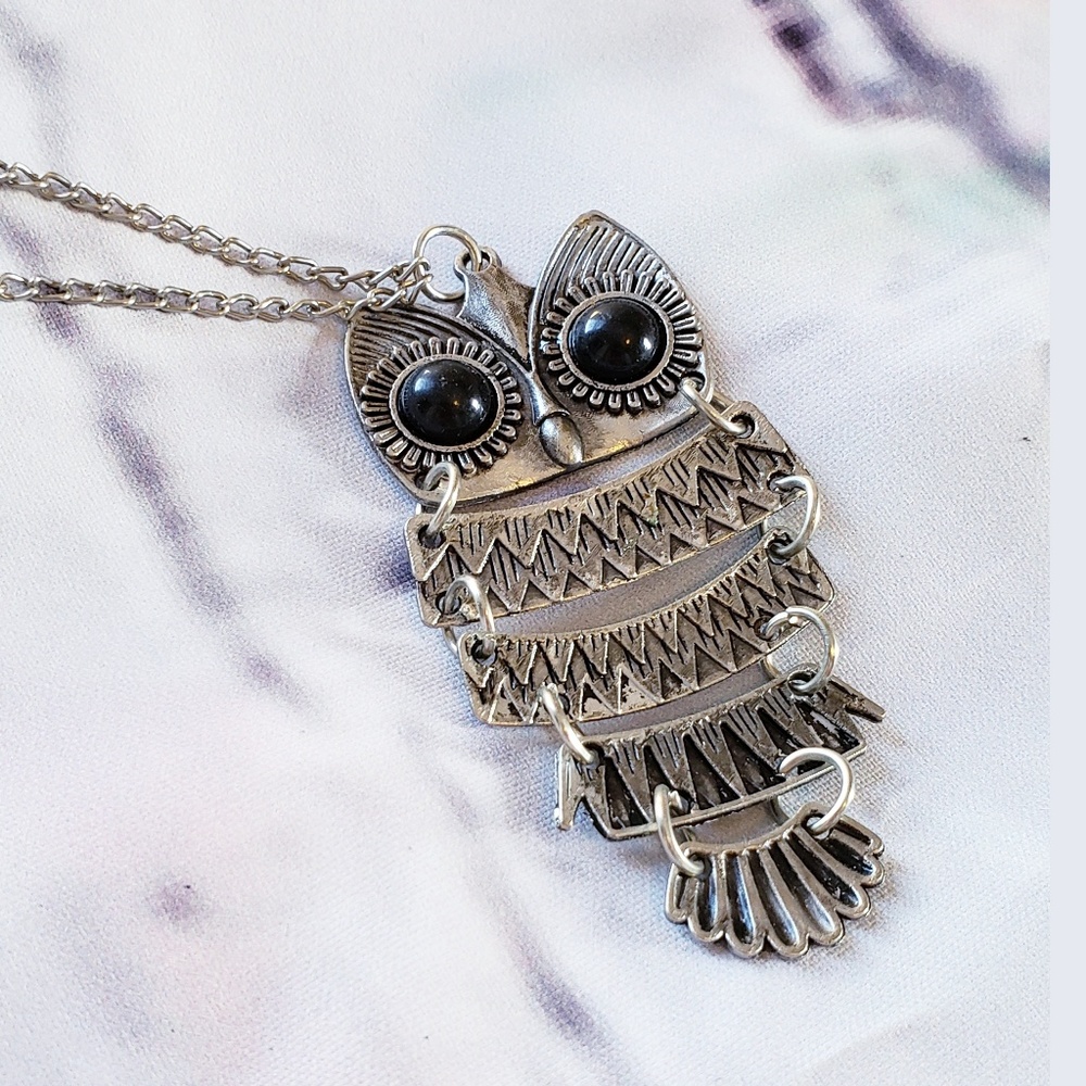 Silvertone Owl Sweater Necklace Pendant